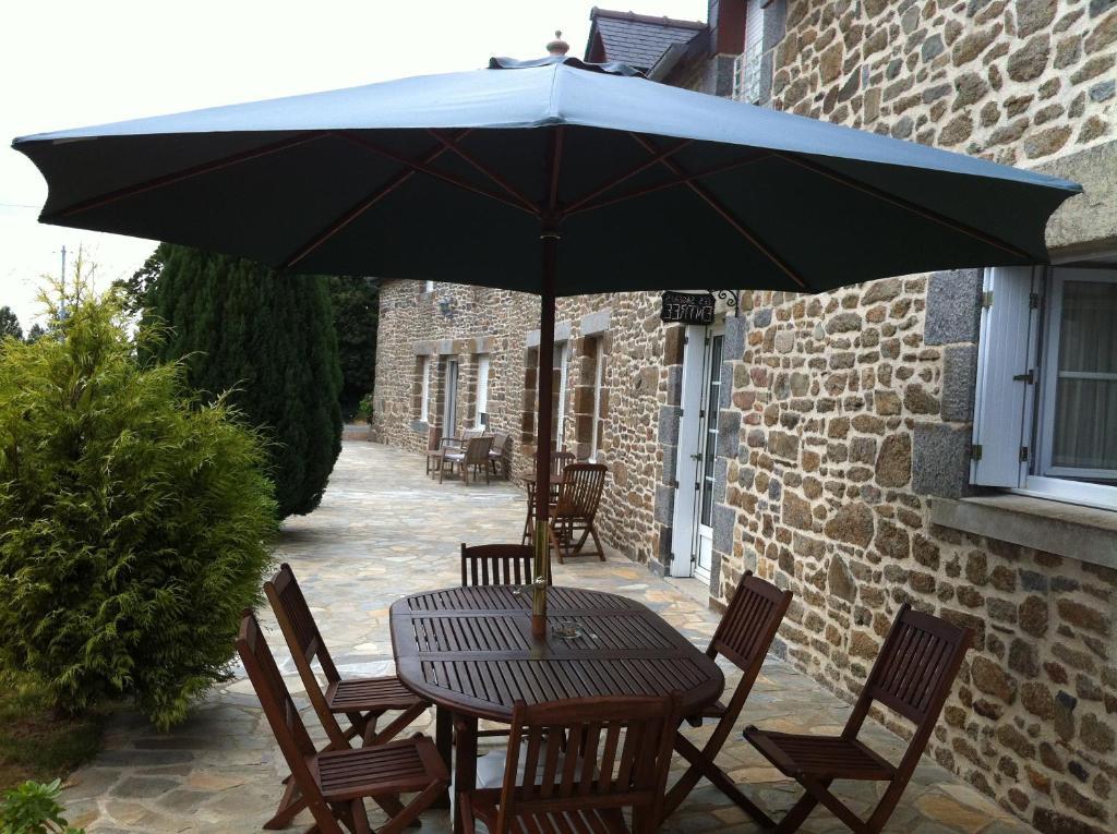 Chambres D'Hotes Les Sageais Baguer-Morvan Exterior photo